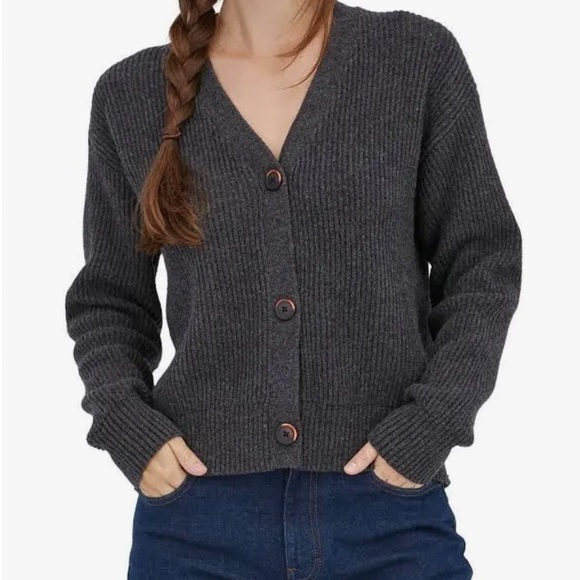Patagonia women’s recycled wool cardigan - dark/heather grey - Picture 2 of 10